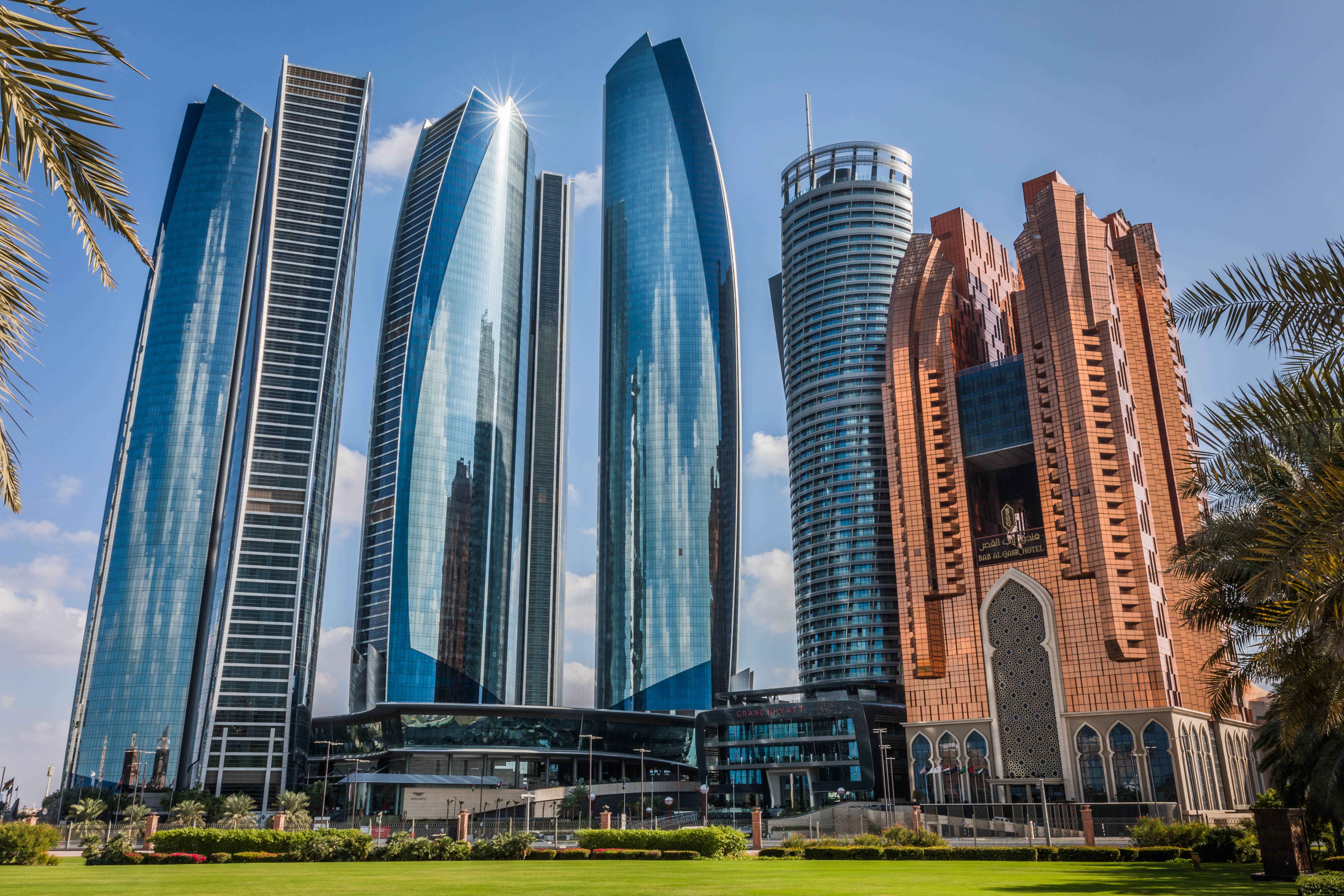 Abu Dhabi City Tour With Etihad Towers - Travel Fube