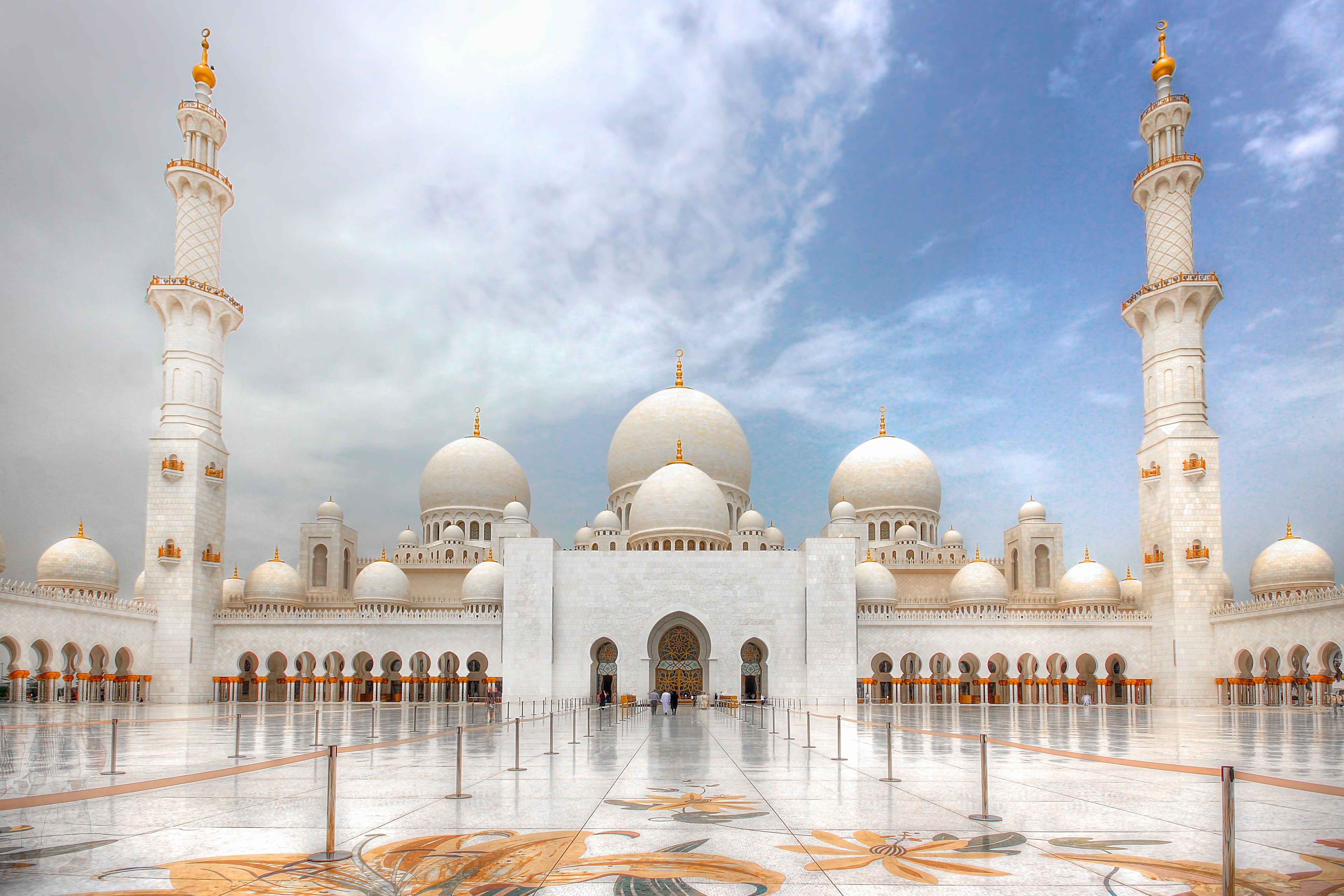 Visit Sheikh Zayed Grand Mosque And Emirates Palace - Travel Fube