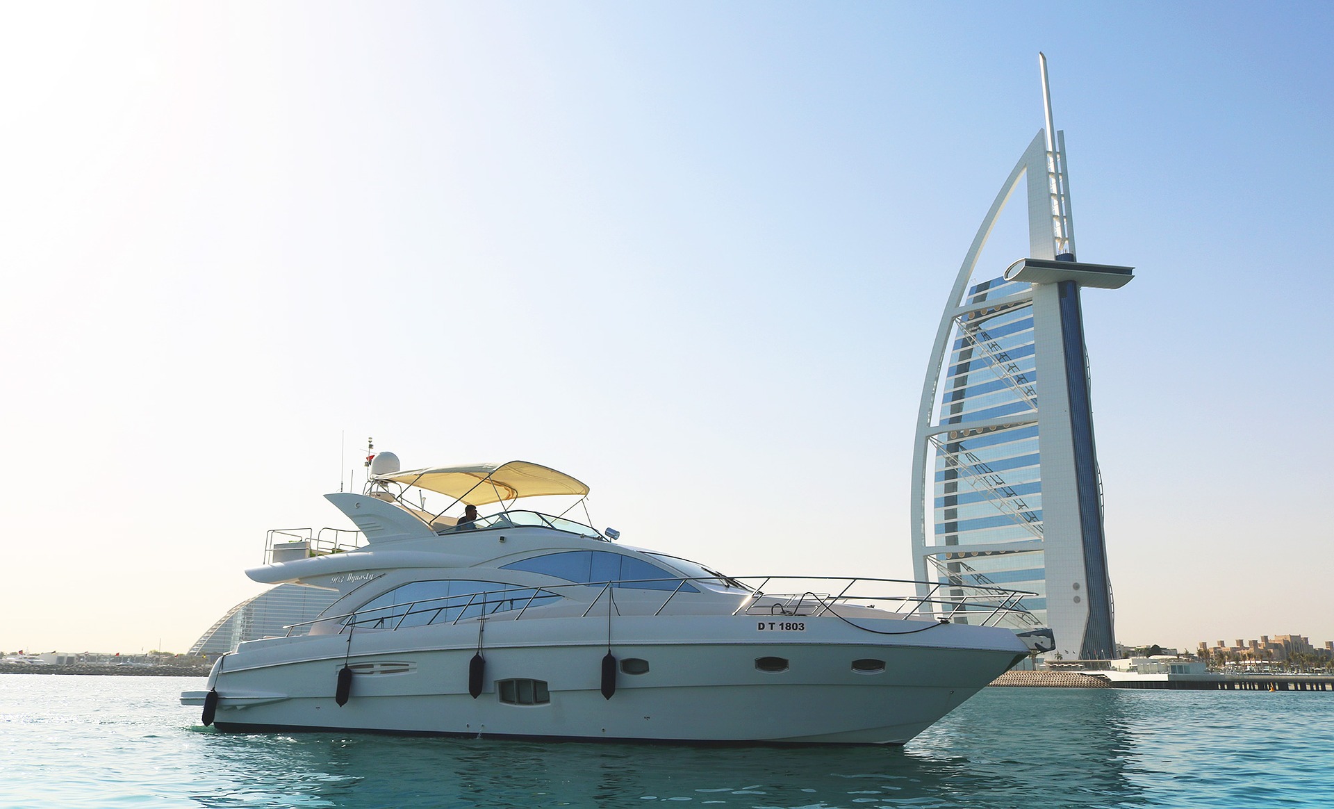 2 Hour Trip On Yacht Plus Refreshment In Dubai Marina - Travel Fube