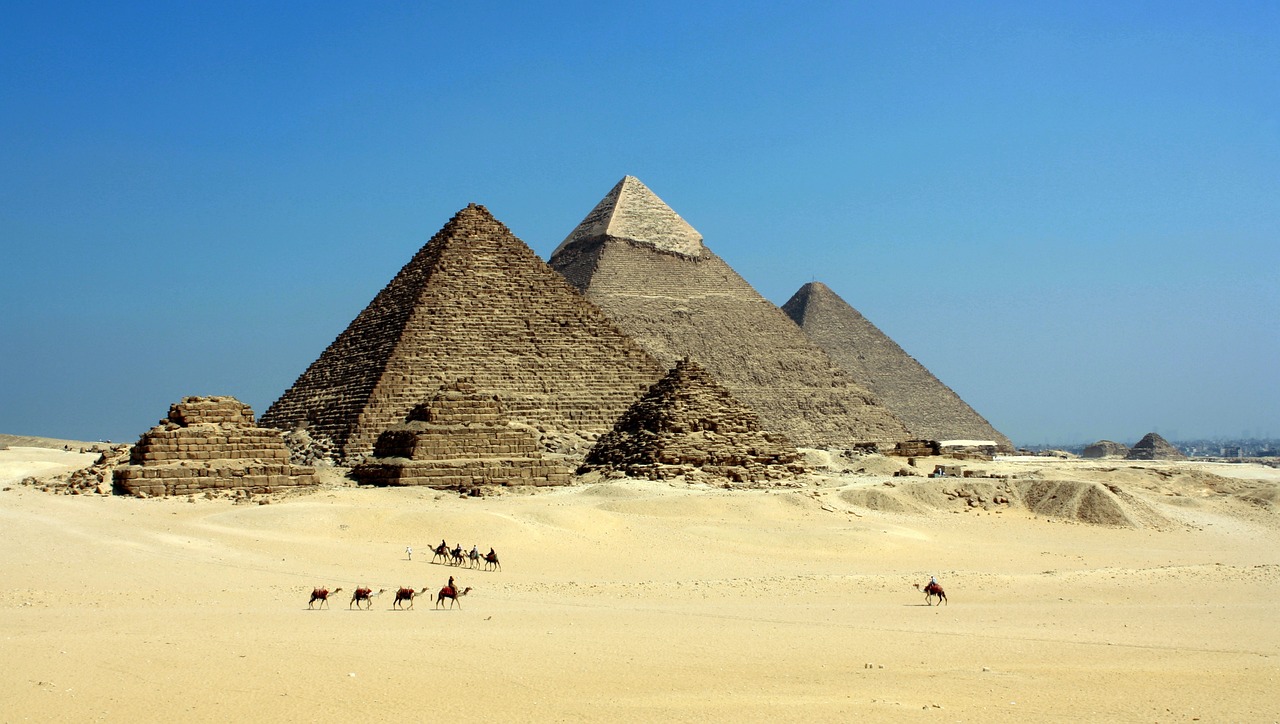 Explore The Touring Egypt  - Travel Fube